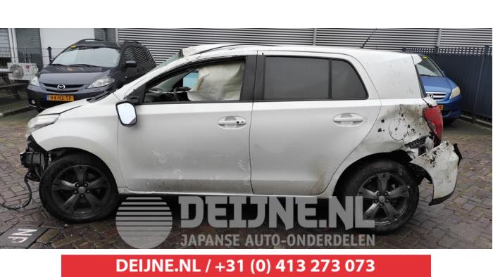 Toyota Urban Cruiser Driehoeks Ruit links-achter O517842