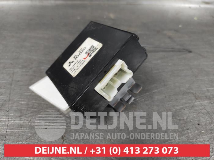 Mitsubishi Lancer Computer Verlichting O517901