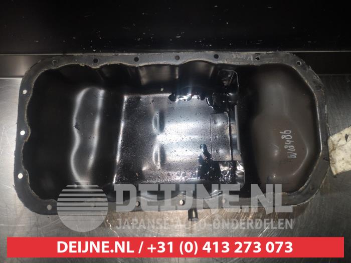 Gebruikte Carterpan Mazda 323 (BJ12) 2.0d Prijs € 50,00 Margeregeling aangeboden door V.Deijne Jap.Auto-onderdelen BV
