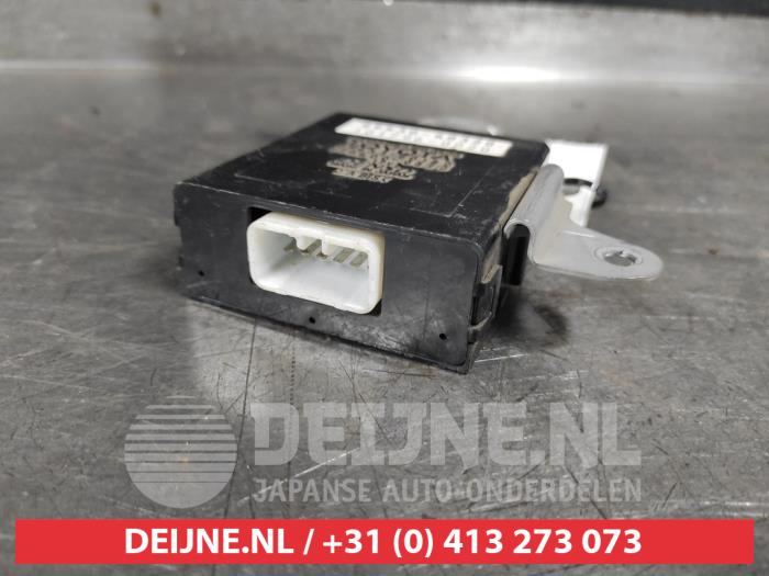 Gebruikte Transfer module 4x4 Toyota Land Cruiser (J12) 3.0 D-4D 16V Prijs € 50,00 Margeregeling aangeboden door V.Deijne Jap.Auto-onderdelen BV