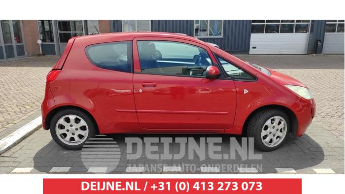 Mitsubishi Colt Portierruit 2Deurs rechts O518181