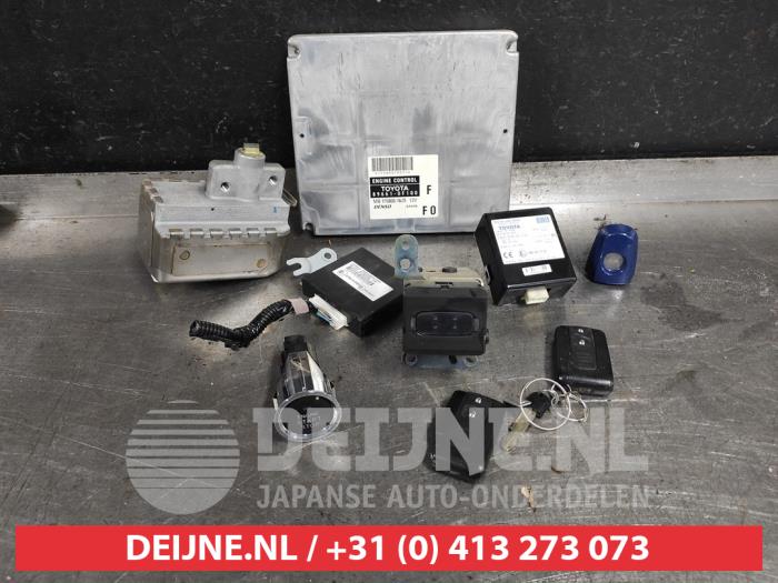 Toyota Corolla Verso Steuergerät Motormanagement O518195