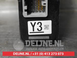 Toyota Prius Body control computer O518266 photo 3