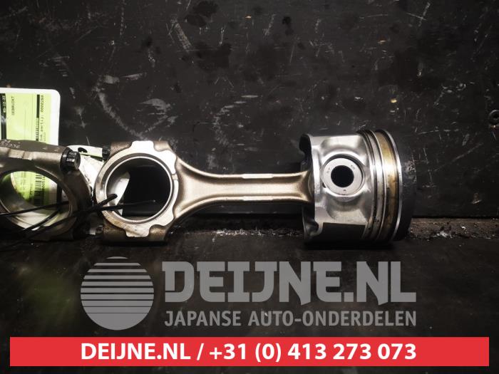 Gebruikte Zuiger Toyota RAV4 (A4) 2.0 D-4D 16V 4x2 Prijs € 50,00 Margeregeling aangeboden door V.Deijne Jap.Auto-onderdelen BV