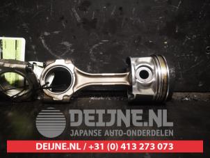 Gebruikte Zuiger Toyota RAV4 (A4) 2.0 D-4D 16V 4x2 Prijs € 50,00 Margeregeling aangeboden door V.Deijne Jap.Auto-onderdelen BV