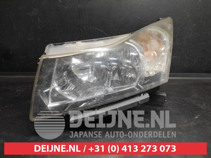 Chevrolet Cruze Koplamp links O518594