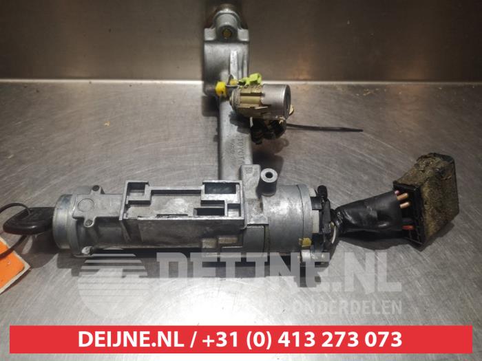 Toyota Previa Kontaktslot+Sleutel O335881