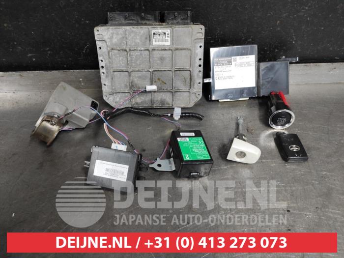 Toyota Urban Cruiser Slotenset Cilinder (compleet) O518757