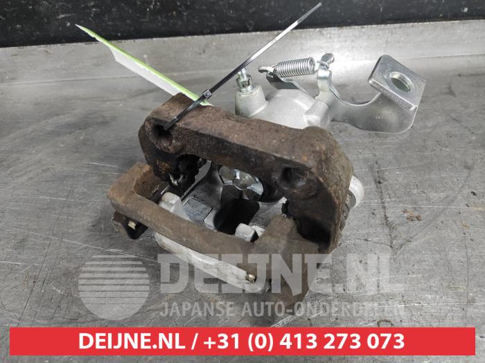 Toyota IQ Remklauw (Tang) rechts-achter O518937