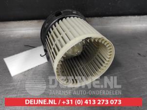 Nissan Micra Kachel Ventilatiemotor O518990 foto 2