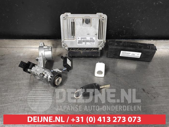 Chevrolet Cruze Slotenset Cilinder (compleet) O519145