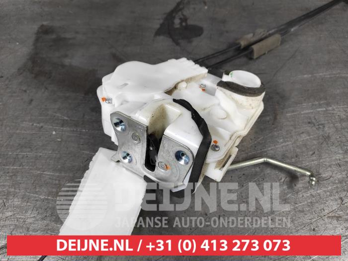 Mitsubishi L200 Deurslot Mechaniek 4Deurs rechts-voor O519177