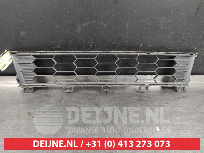 Mitsubishi L200 Bumper Rooster O519190
