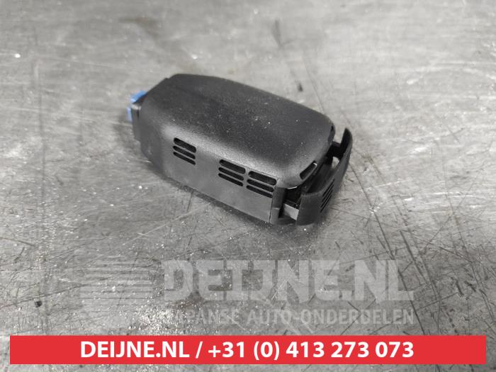 Gebruikte Regensensor Mazda CX-3 (DJ/DK) 2.0 SkyActiv-G 120 Prijs € 35,00 Margeregeling aangeboden door V.Deijne Jap.Auto-onderdelen BV