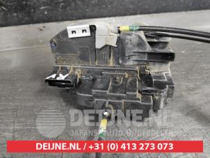 Nissan Pulsar Front door lock mechanism 4-door, right O519443 photo 2