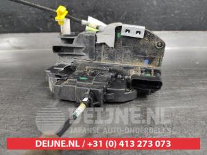 Nissan Pulsar Door lock mechanism 4-door, front left O519444 photo 2