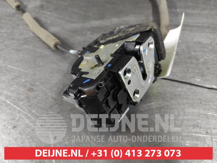 Nissan Pulsar Türschlossmechanik 4-türig rechts hinten O519460