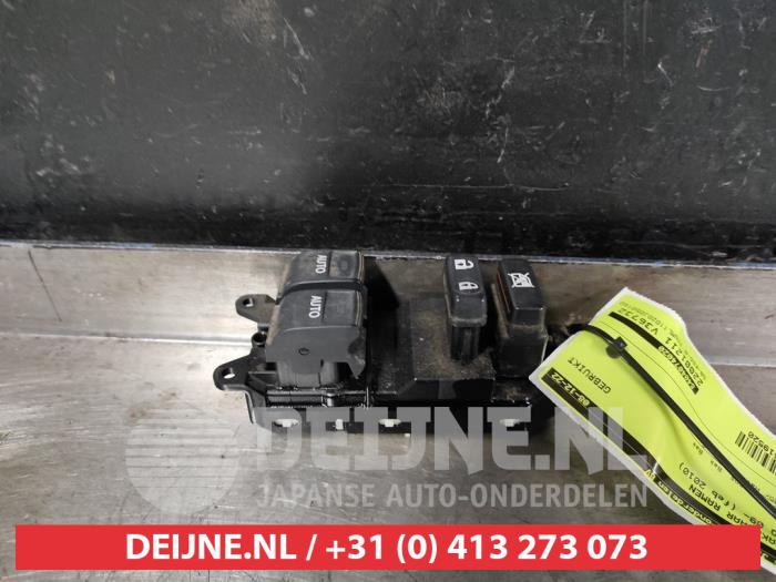 Toyota IQ Combischakelaar ramen O519520