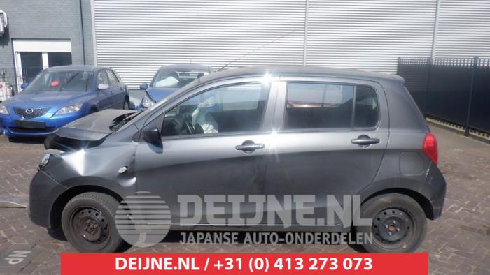 Suzuki Celerio Portierruit 4Deurs links-achter O519849