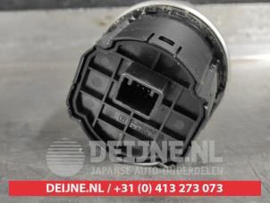 Mitsubishi L200 Switch 2WD/4WD O520064 photo 2