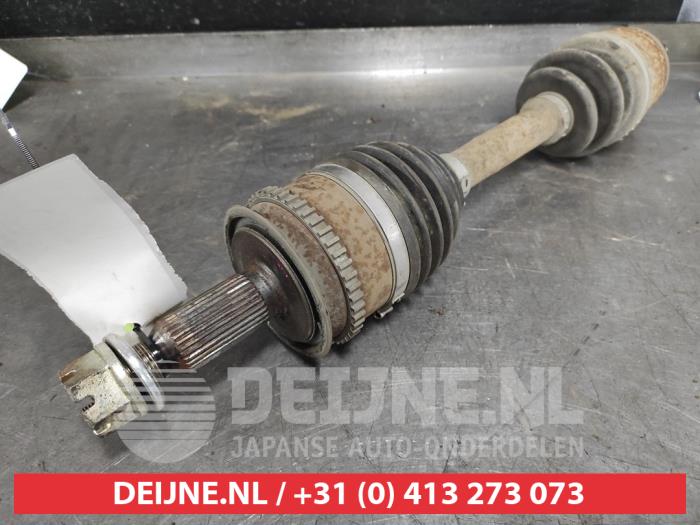 Gebruikte Steekas links-voor Mitsubishi L-200 2.4 Clean Diesel 4WD Prijs € 100,00 Margeregeling aangeboden door V.Deijne Jap.Auto-onderdelen BV