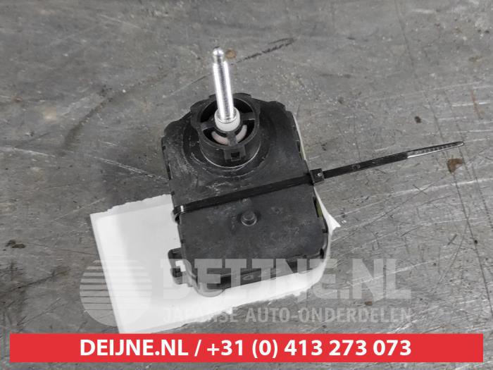 Suzuki Celerio Koplampmotor O520221