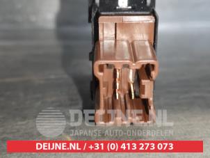 Nissan Juke Stoelverwarmings Schakelaar O520463 foto 2