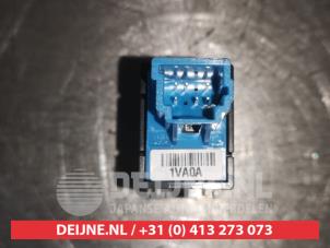Nissan Juke Start/stop switch O520492 photo 2