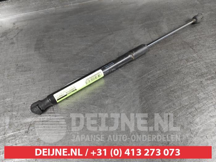 Kia Ceed Gasdemper links-achter O521027