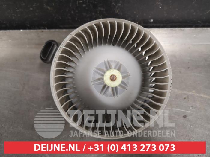 Toyota Auris Kachel Ventilatiemotor O521681