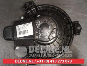 Toyota Auris Kachel Ventilatiemotor O521681 foto 2