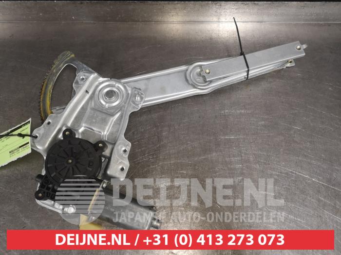 Toyota Yaris Ruitmechaniek 4Deurs links-voor O521905