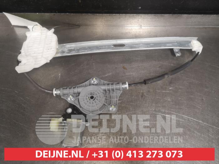 Kia Stonic Ruitmechaniek 4Deurs links-achter O521954
