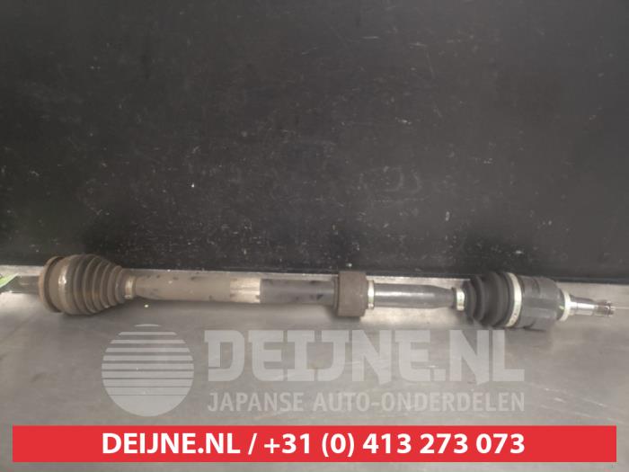Toyota Verso Aandrijfas rechts-voor O522146