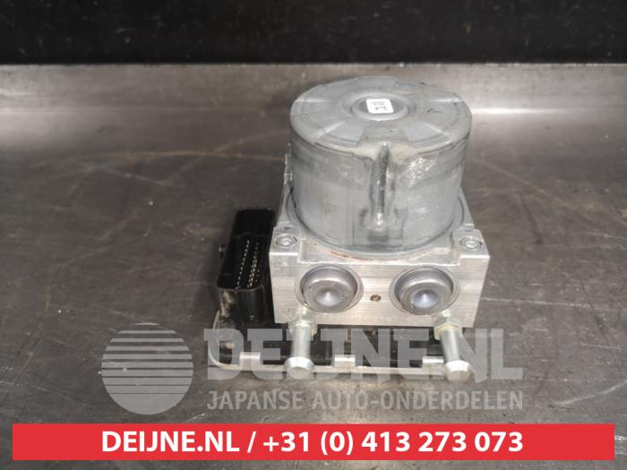 Gebruikte ABS Pomp Suzuki Swift (ZC/ZD) 1.4 Booster Jet Sport Turbo 16V Prijs € 100,00 Margeregeling aangeboden door V.Deijne Jap.Auto-onderdelen BV