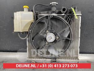 Gebruikte Radiateur Nissan Micra (K12) 1.2 16V Prijs € 75,00 Margeregeling aangeboden door V.Deijne Jap.Auto-onderdelen BV