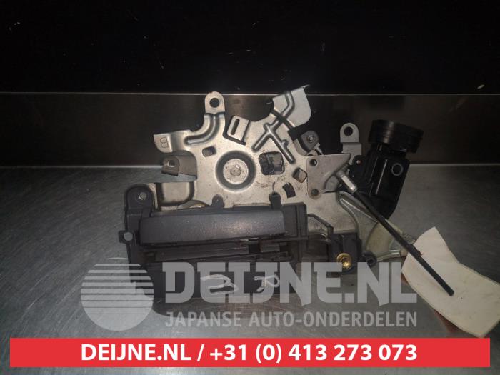 Toyota Previa Rear door mechanism 4-door, right O281814