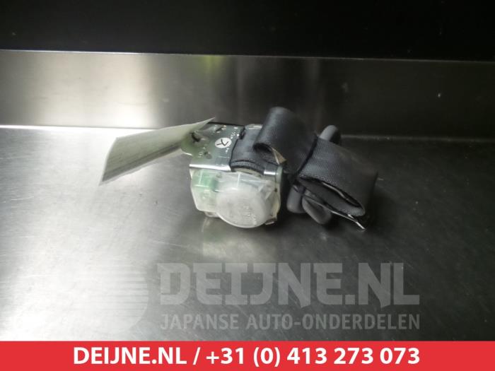 Toyota Previa Rear seatbelt, left O315826