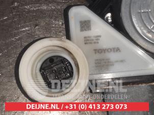 Toyota Corolla Ruitmechaniek 4Deurs links-voor O522662 foto 3