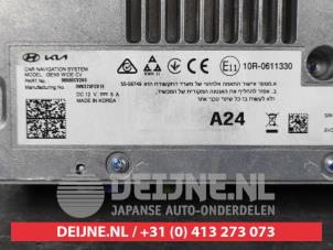 Kia EV6 Regeleinheit Multi Media O523004 foto 3