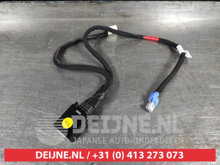 Kia EV6 USB-Stecker O523013