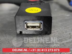 Kia EV6 USB stekker O523013 foto 2