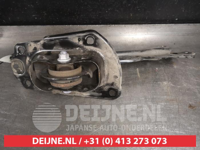 Toyota Corolla Querlenker rechts hinten O523212