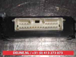 Toyota Auris Computer lighting module O523313 photo 2