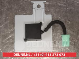 Mazda CX-5 GPS antenna O523374 photo 2