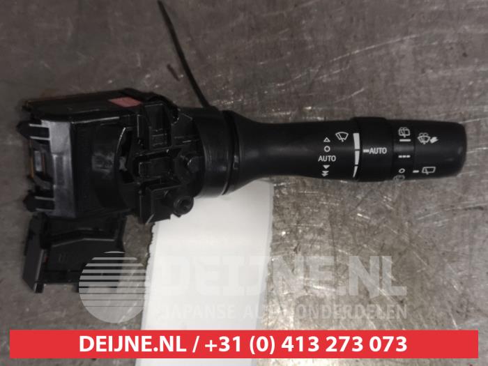 Toyota Yaris Ruitenwis Schakelaar O523448