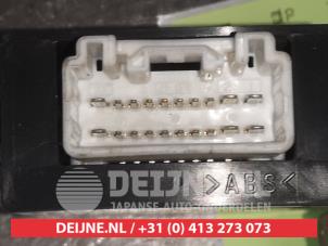 Toyota Camry Wiper module O523764 photo 2