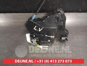 Lexus CT 200h Door lock mechanism 4-door, front left O523946 photo 3