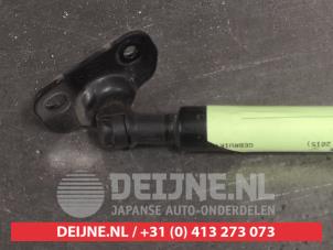 Lexus CT 200h Gasdemper rechts-achter O523948 foto 2