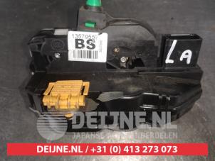 Chevrolet Cruze Deurslot Mechaniek 4Deurs links-achter O523952 foto 2
